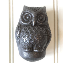 Load image into Gallery viewer, Owl Cast Iron Door knocker Antique Iron Vintage Country Cottage Style