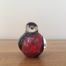 Load image into Gallery viewer, Svaja Basil Bird Black/Red Glass Ornament Paperweight