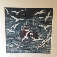 Load image into Gallery viewer, ORIGINAL REDUCTION LINO CUT ART &quot;HEADING HOME&quot; FRAMED IN SOLID OAK 4/10