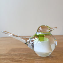 Load image into Gallery viewer, Svaja Basil Bird White/Lime Glass Ornament Paperweight