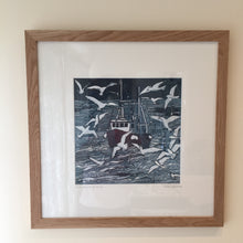 Load image into Gallery viewer, ORIGINAL REDUCTION LINO CUT ART &quot;HEADING HOME&quot; FRAMED IN SOLID OAK 4/10