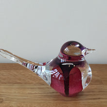 Load image into Gallery viewer, Svaja Basil Bird Pink Glass Ornament Paperweight
