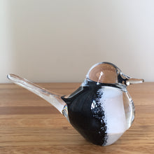 Load image into Gallery viewer, Svaja Basil Bird  Black/White Glass Ornament Paperweight