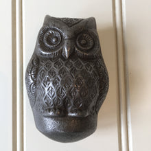 Load image into Gallery viewer, Owl Cast Iron Door knocker Antique Iron Vintage Country Cottage Style