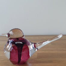 Load image into Gallery viewer, Svaja Basil Bird Pink Glass Ornament Paperweight