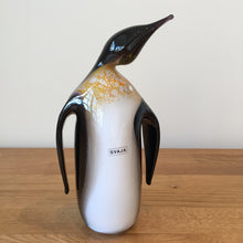Load image into Gallery viewer, Svaja Ellie and Ernestas Emperor Penguins Glass Ornament Paperweight