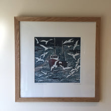 Load image into Gallery viewer, ORIGINAL REDUCTION LINO CUT ART &quot;HEADING HOME&quot; SOLID OAK FRAME 10/10 PAINTING
