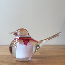 Load image into Gallery viewer, Svaja Basil Bird White/Cherry Glass Ornament Paperweight