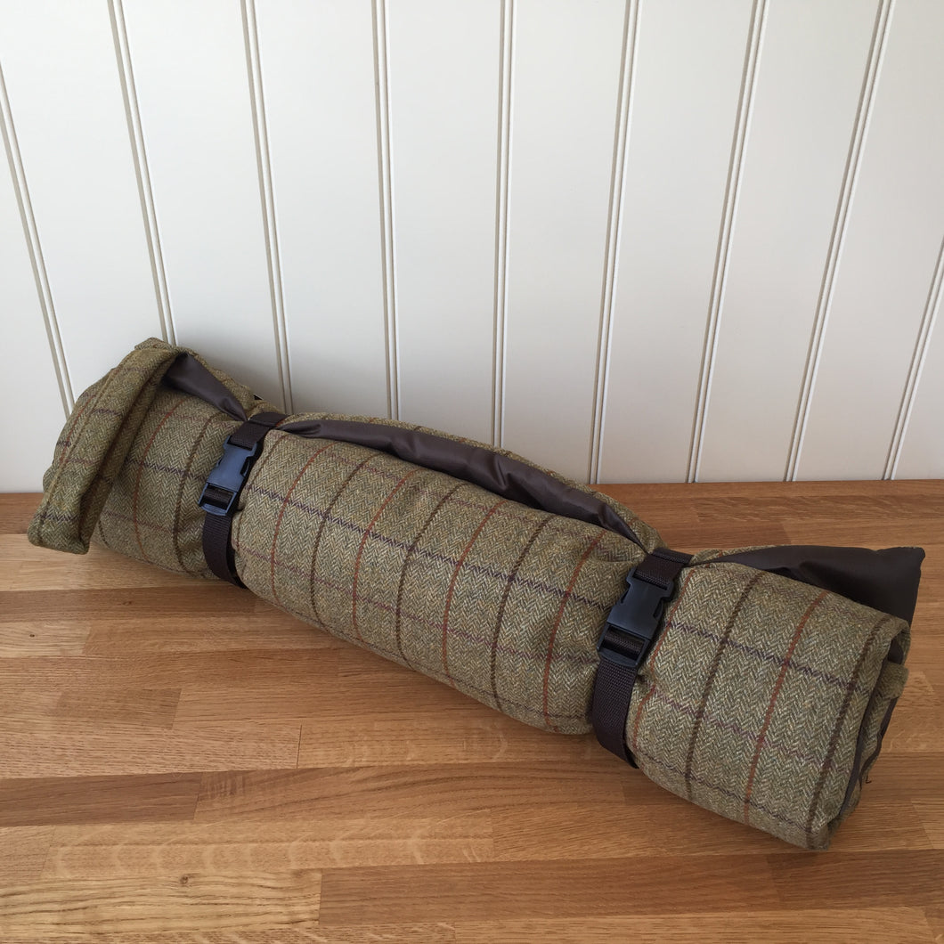 Tweedmill Luxury Dog Travel Bed with Waterproof Base - Olive/Tweed