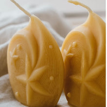 Load image into Gallery viewer, Beeswax Evening Star Candle Natural Sustainable Country Gift