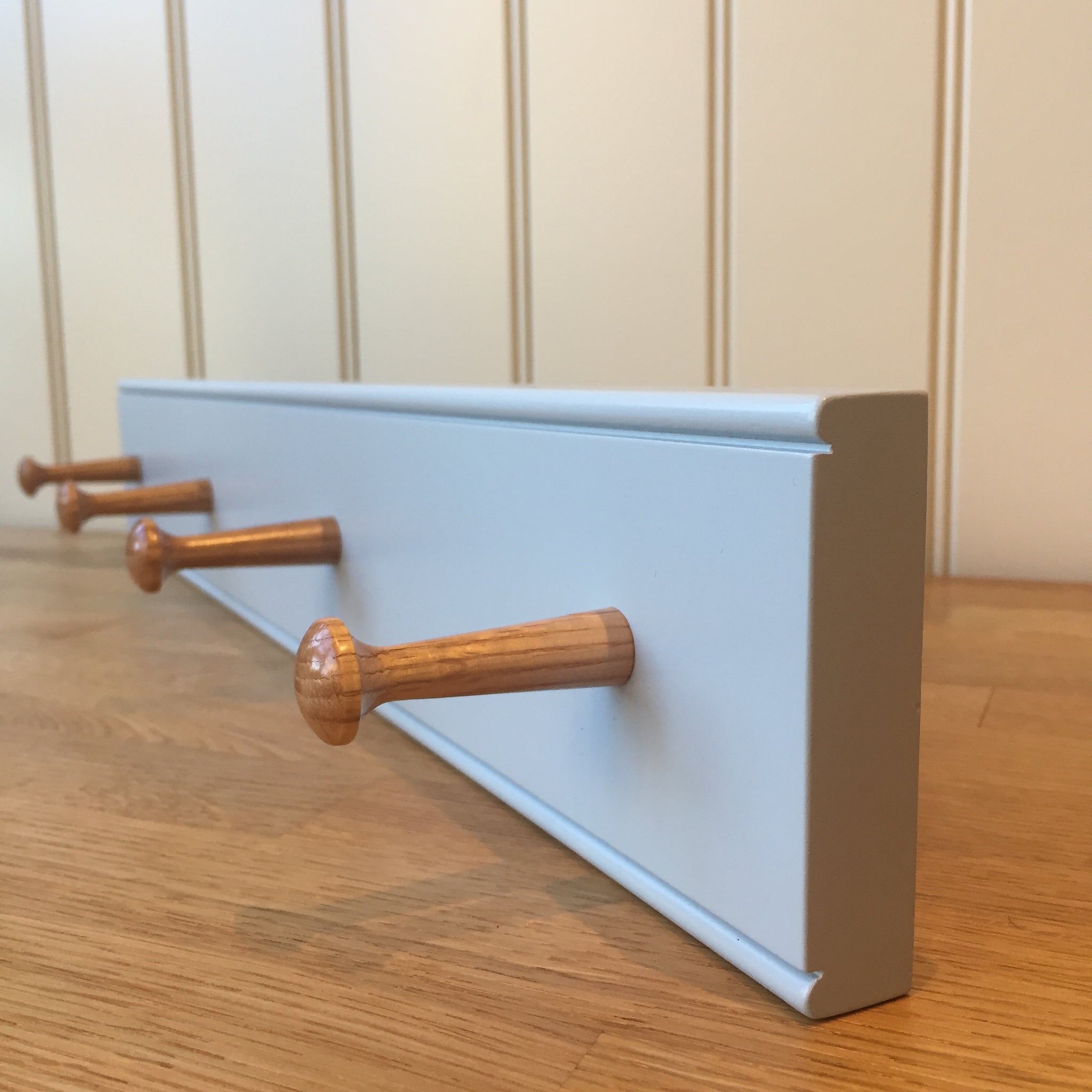 Traditional Shaker Peg Rail