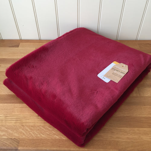 Tweedmill Faux Fur Throw/Suede Back - Ruby/Charcoal