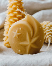 Load image into Gallery viewer, Beeswax Evening Star Candle Natural Sustainable Country Gift
