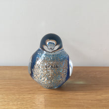 Load image into Gallery viewer, Svaja Basil Bird Golden/Blue Glass Ornament Paperweight