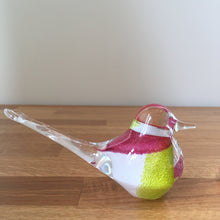 Load image into Gallery viewer, Svaja Basil Bird White/Lime/Cherry Glass Ornament Paperweight