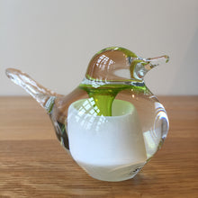Load image into Gallery viewer, Svaja Basil Bird White/Lime Glass Ornament Paperweight