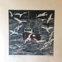 Load image into Gallery viewer, ORIGINAL REDUCTION LINO CUT ART &quot;HEADING HOME&quot; SOLID OAK FRAME 10/10 PAINTING