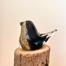 Load image into Gallery viewer, Glass Wren Bird Sculpture Ornament Pop