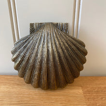 Load image into Gallery viewer, Scallop Shell Door knocker Antique Brass On Iron Vintage Country Cottage Style