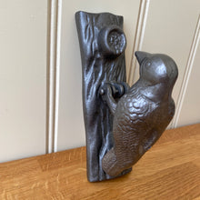 Load image into Gallery viewer, Woodpecker Lacquered Cast Antique Iron Door knocker Country Cottage Style