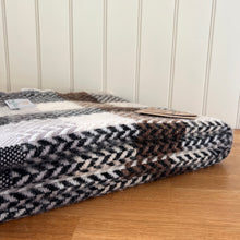 Load image into Gallery viewer, Tweedmill Recycled 100% All Wool Celtic Weave Check Throw